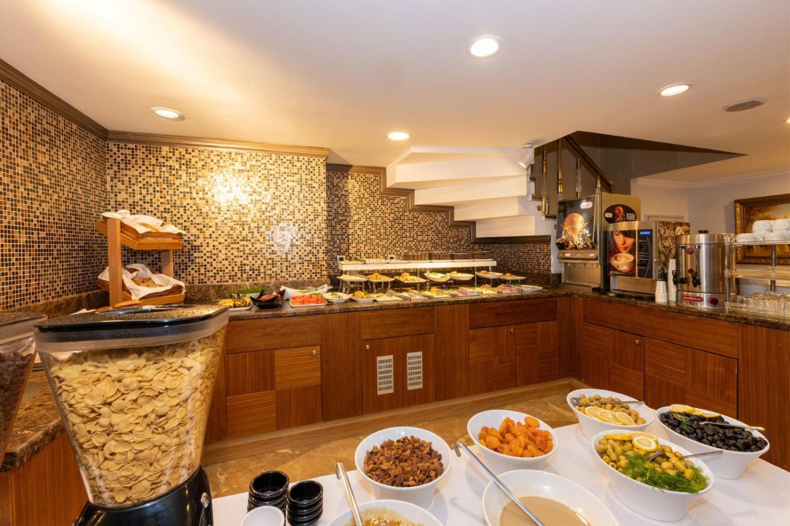 Hotel Crestium Prime Square Istanbul