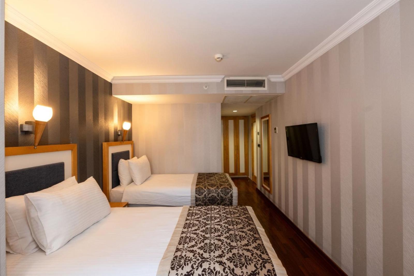 Crestium Prime Square Otel