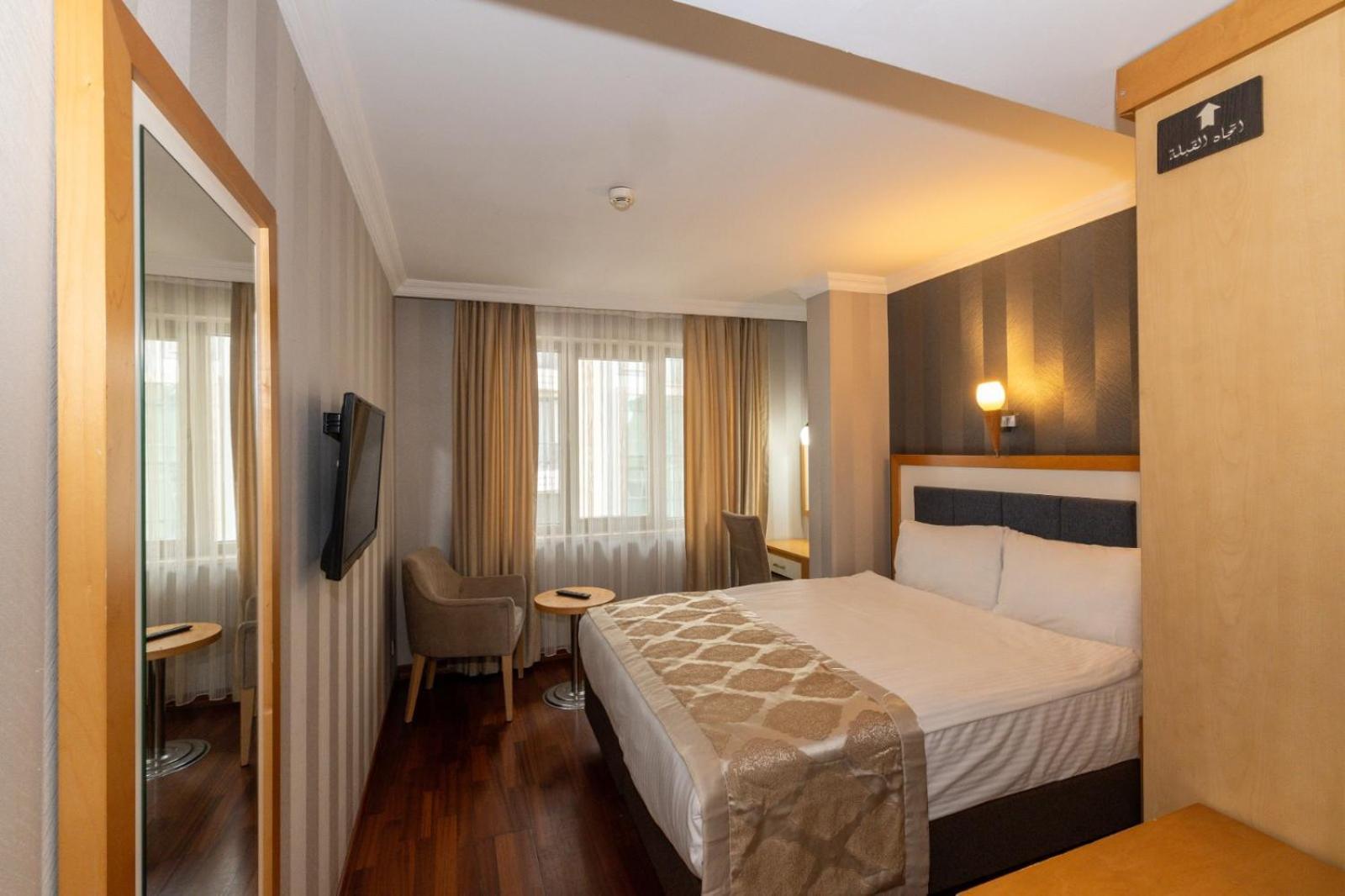 Otel Crestium Prime Square